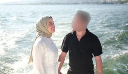 Evli Türbanlı