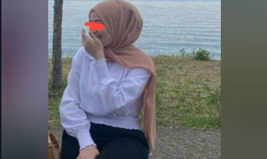 Türbanlı Esin