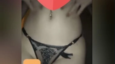 Azgın Hatundan Görüntülüde Vücut Şovu