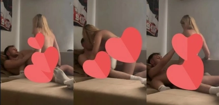 Dövmeli Doyumsuz Sarışın Garip Olacak