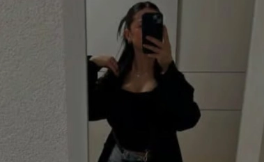 Esmer Çıtırdan Sakso Ve Sikis