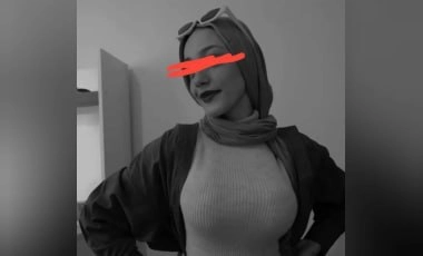 Türbanlı güzelin göğüsleri