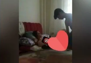 Kuzenlerin şakası yatakta bitiyor
