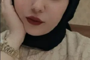 Dalgaya Biat Eden Türbanlı Fıstık