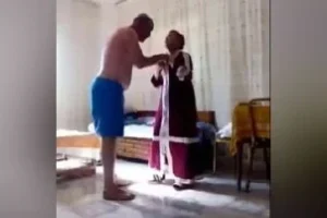 Eşi Gurbete Giden Adamanın Türbanlı Karısına