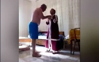 Eşi Gurbete Giden Adamanın Türbanlı Karısına