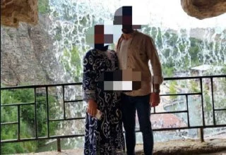 Evli çift türbanlı