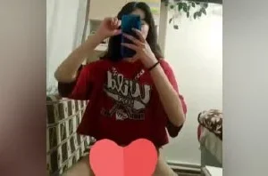 Genç kız neler neler yapıyor bol video