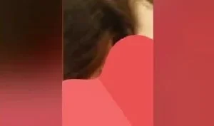 Güzel kadın yalayıp oturma
