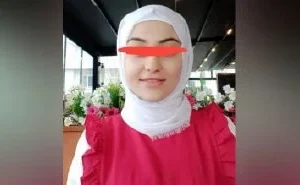 Türbanlı Evli Hatun