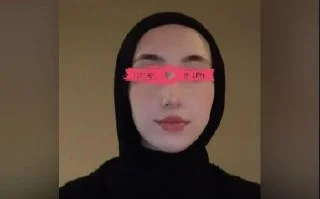 Türbanlı Güzel Kız Harika Göğüsler