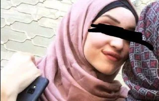 Türbanlı kızın güzel göğüsleri harika birşey